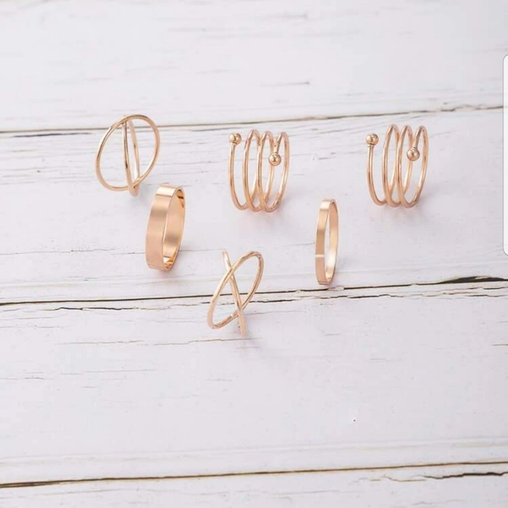 *Eleanor* Twisted Gold Rings - Picture 2 of 4